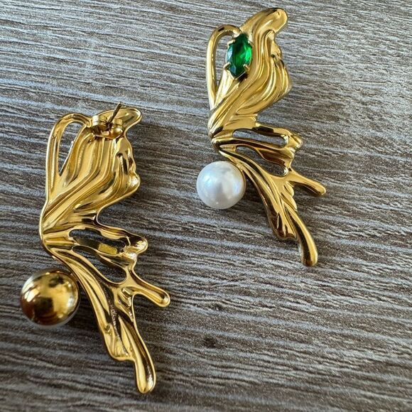 Butterfly Earrings N886 - Picture 3 of 4